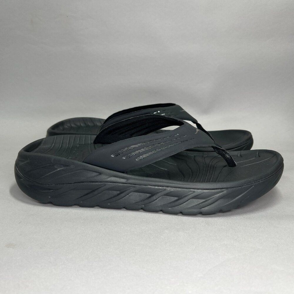 Hoka One One Men's Size 12 ORA Black Recovery Flip Flop Sandals